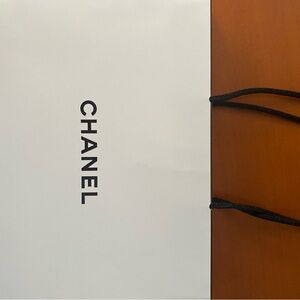 Elegant White and Black Gift Bag